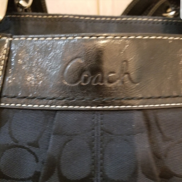 *Host Pick!!  Authentic Coach Hobo Bag* - Picture 6 of 11